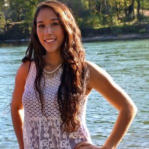 Meet your Posher, Shana